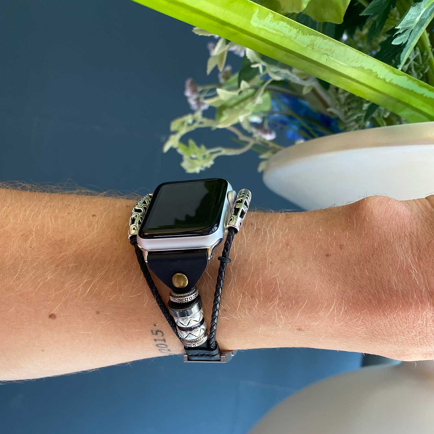Bracelet en cuir bijoux robuste Apple Watch - perles noir