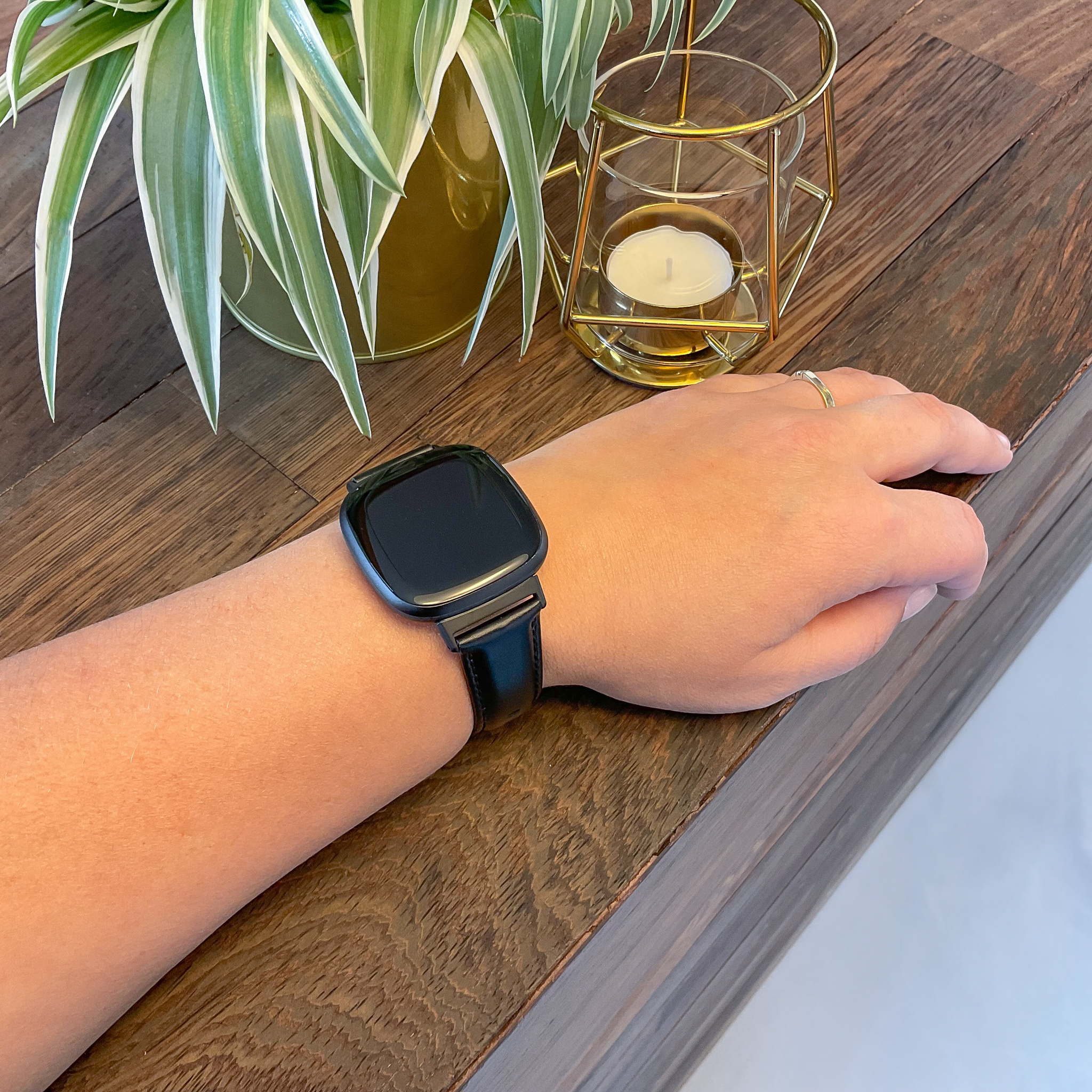 Bracelet véritable en cuir Fitbit Versa 3 / Sense - noir