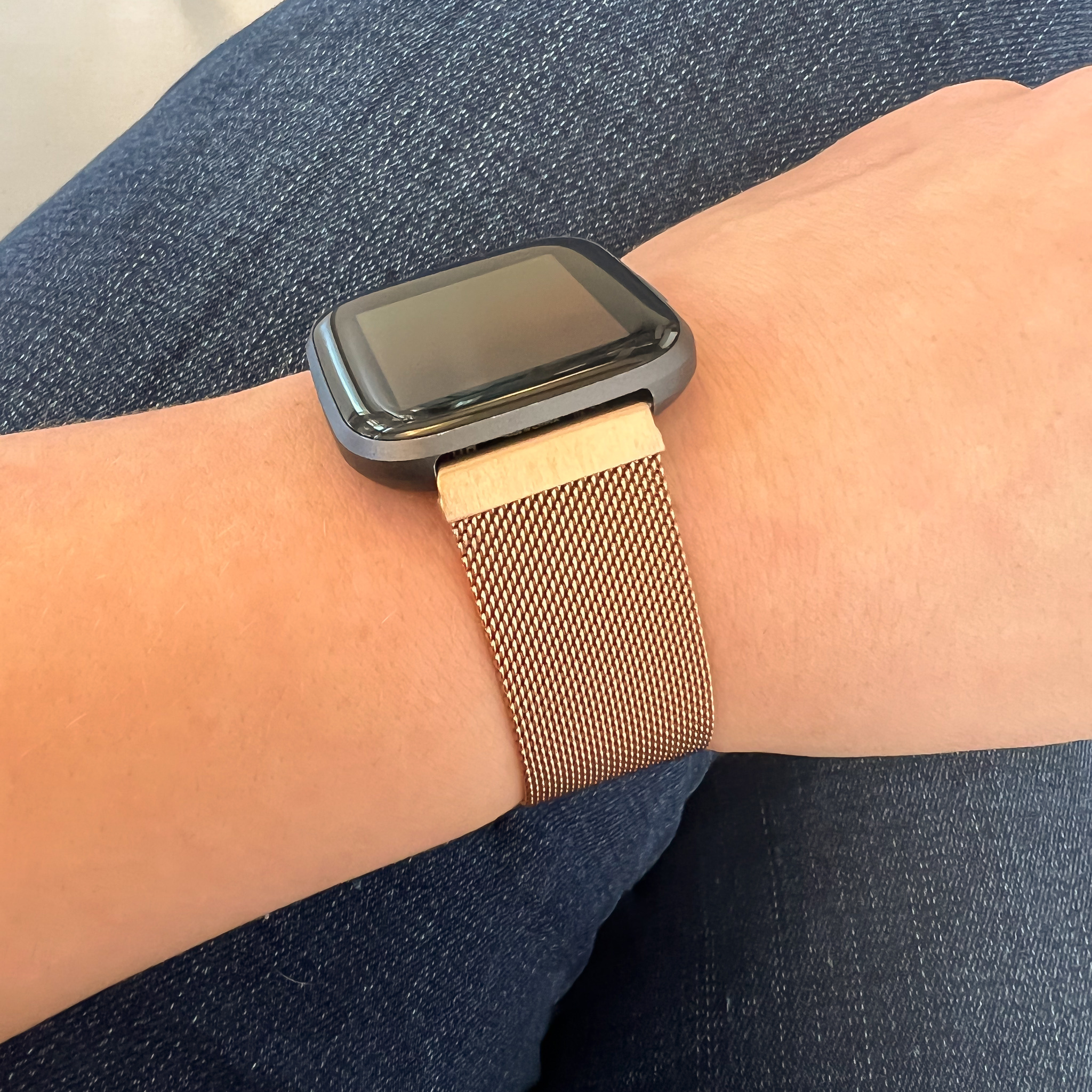 Bracelet milanais Fitbit Versa - or rose