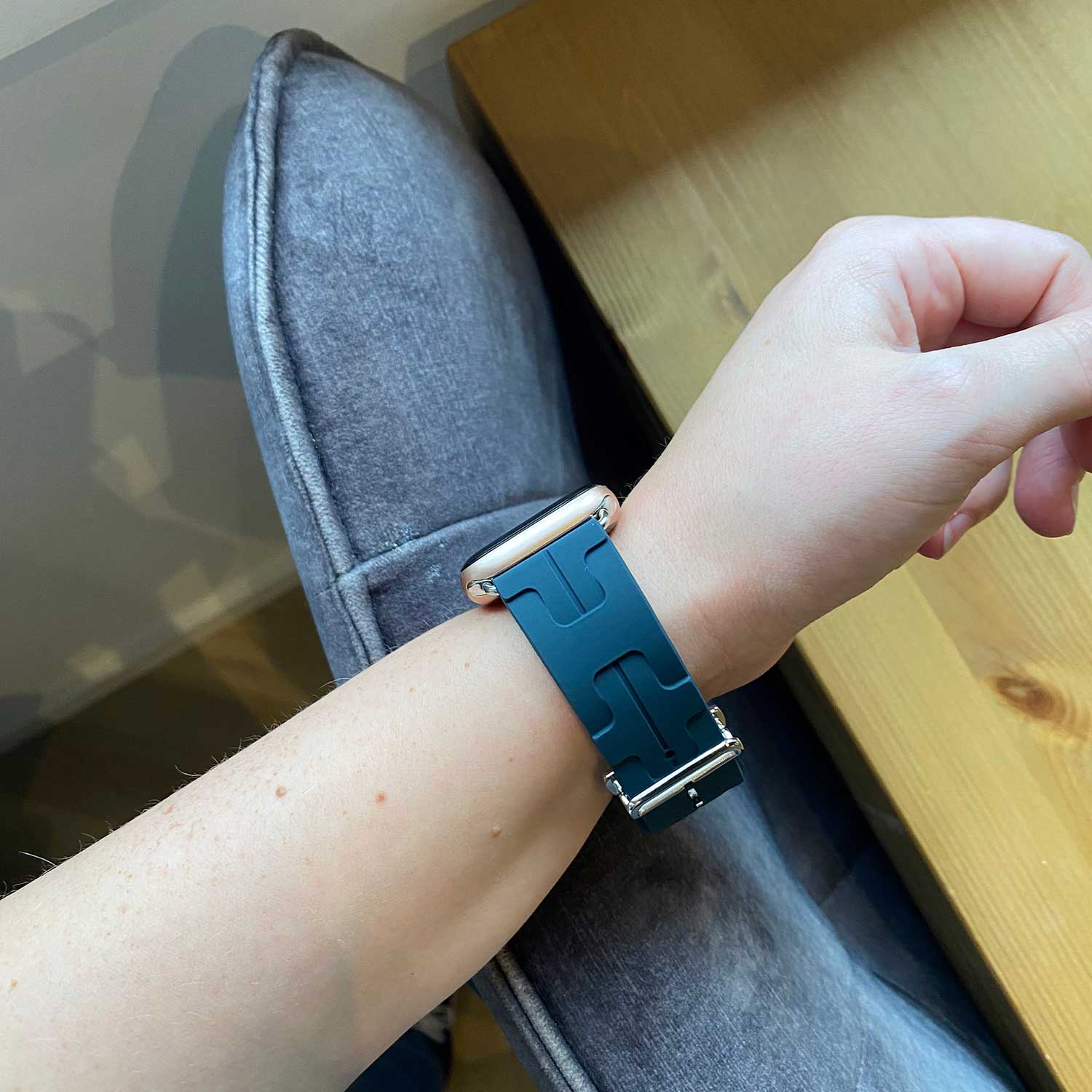 Bracelet sport Hermès simple tour kilim Apple Watch - minuit