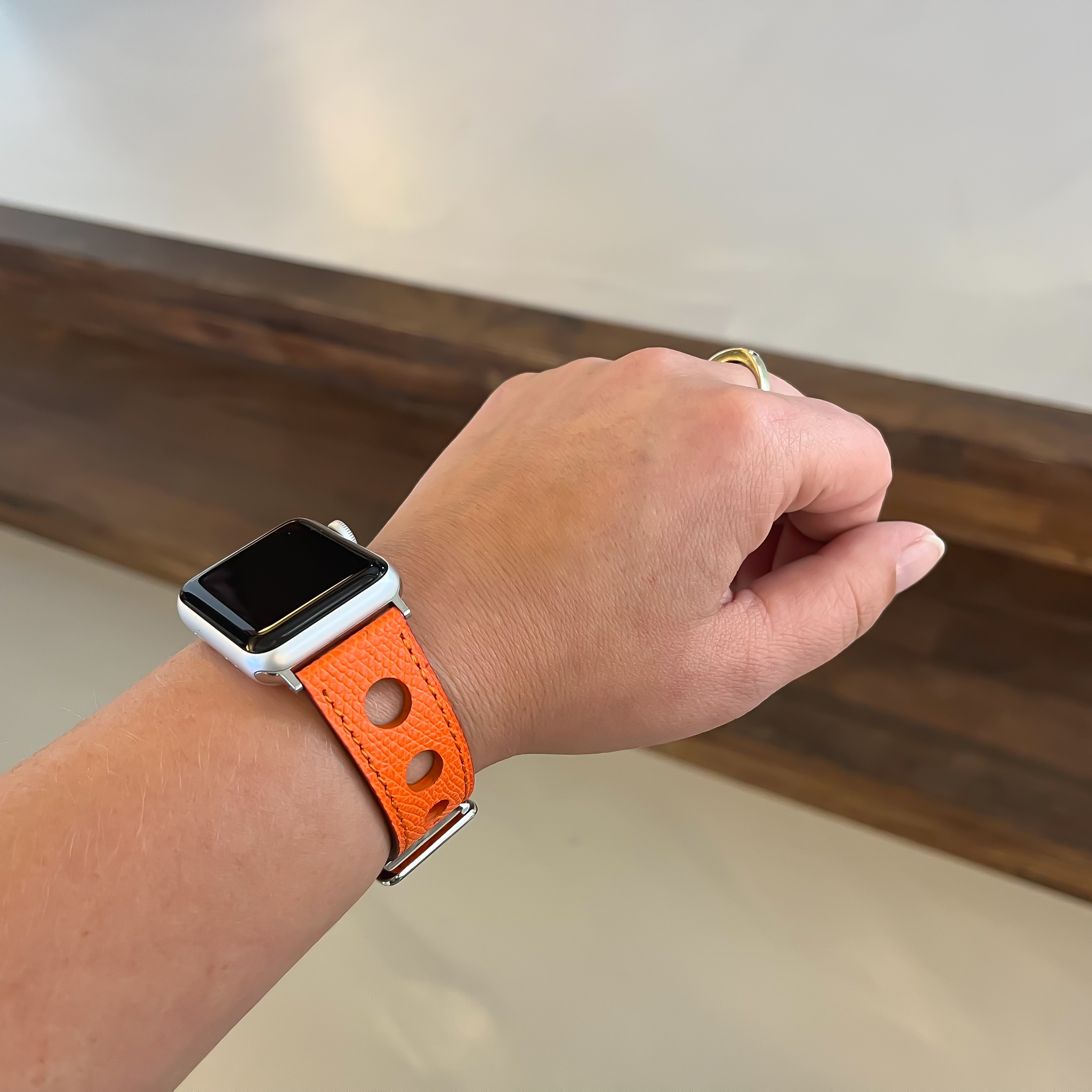 Bracelet en cuir Hermès Apple Watch - orange