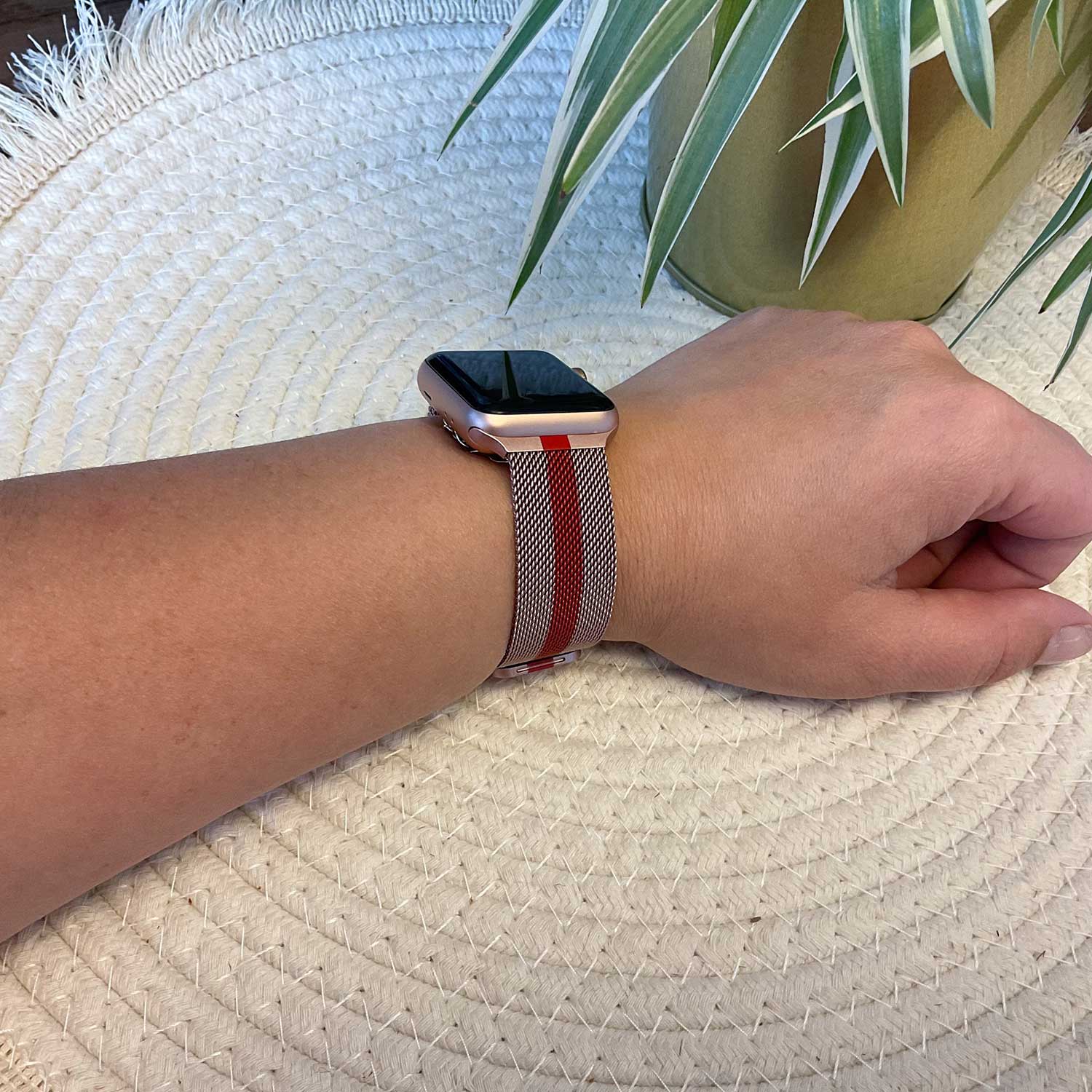 Bracelet milanais Apple Watch - rayée rose rouge