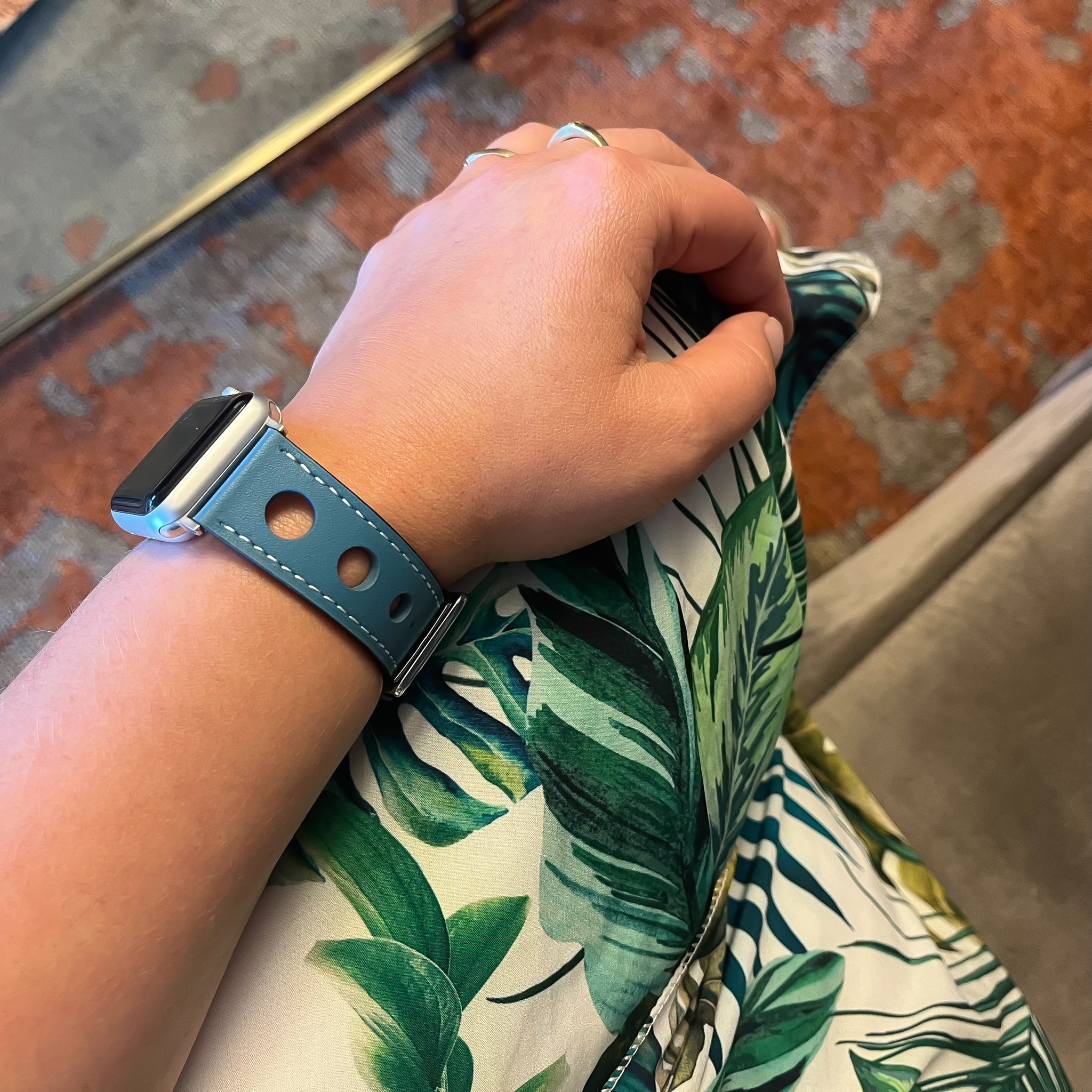 Bracelet en cuir Hermès Apple Watch - bleu clair
