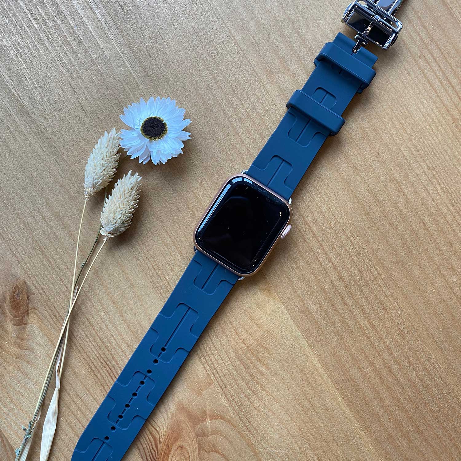 Bracelet sport Hermès simple tour kilim Apple Watch - minuit