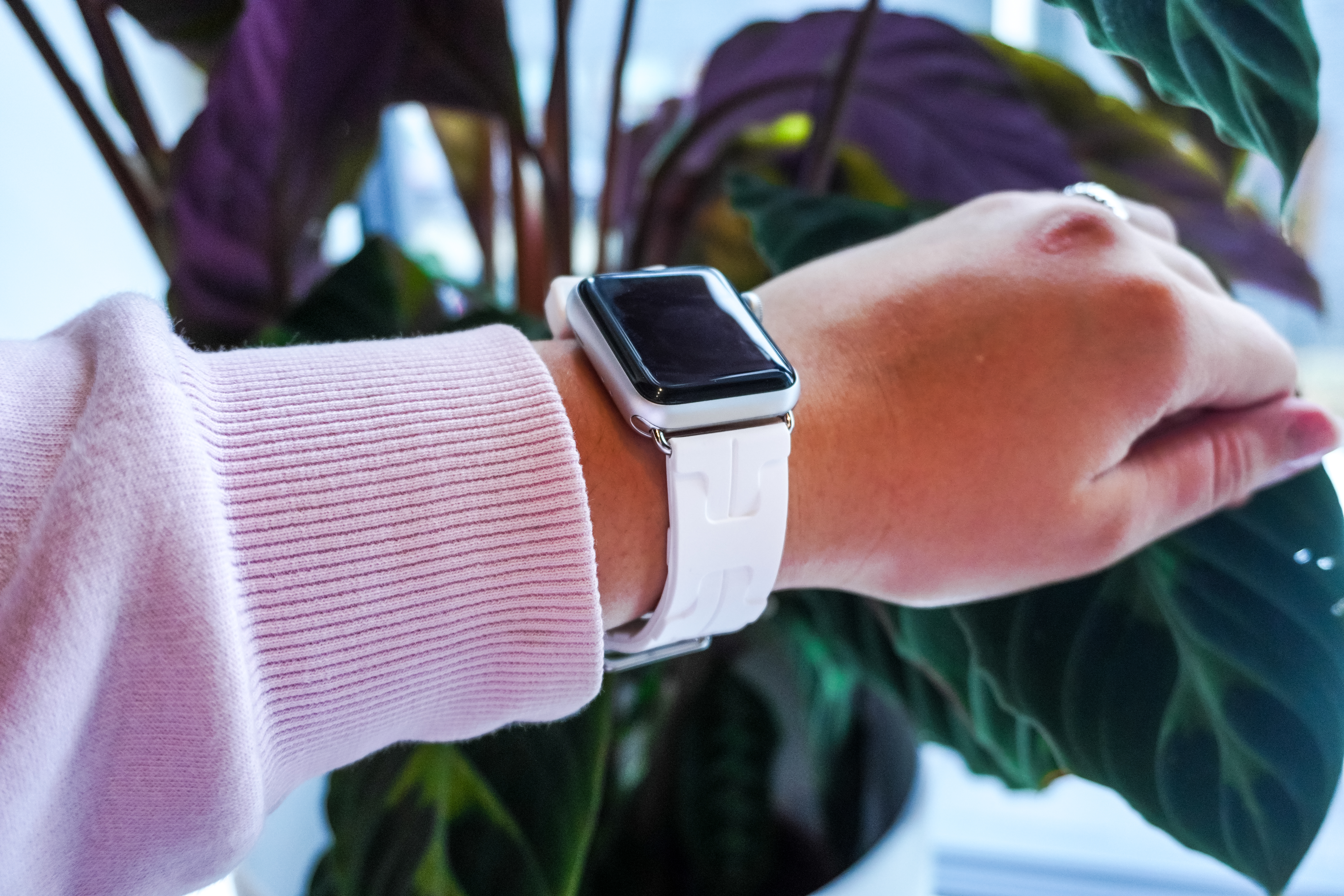 Bracelet sport Hermès simple tour kilim Apple Watch - blanc