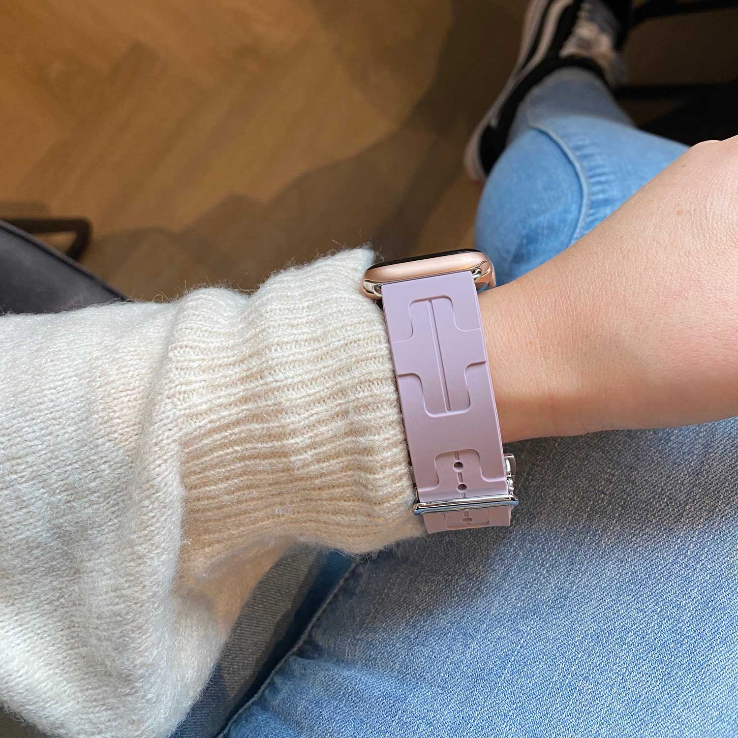 Bracelet sport Hermès simple tour kilim Apple Watch - violet