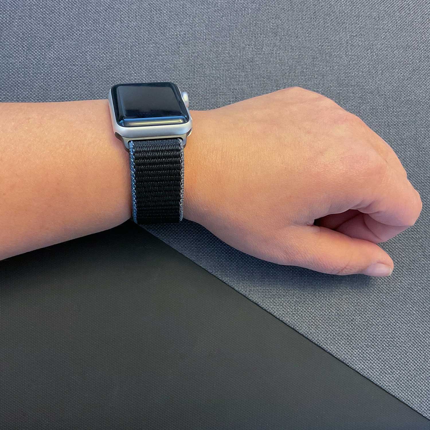 Bracelet boucle sport en nylon Apple Watch - charbon de bois