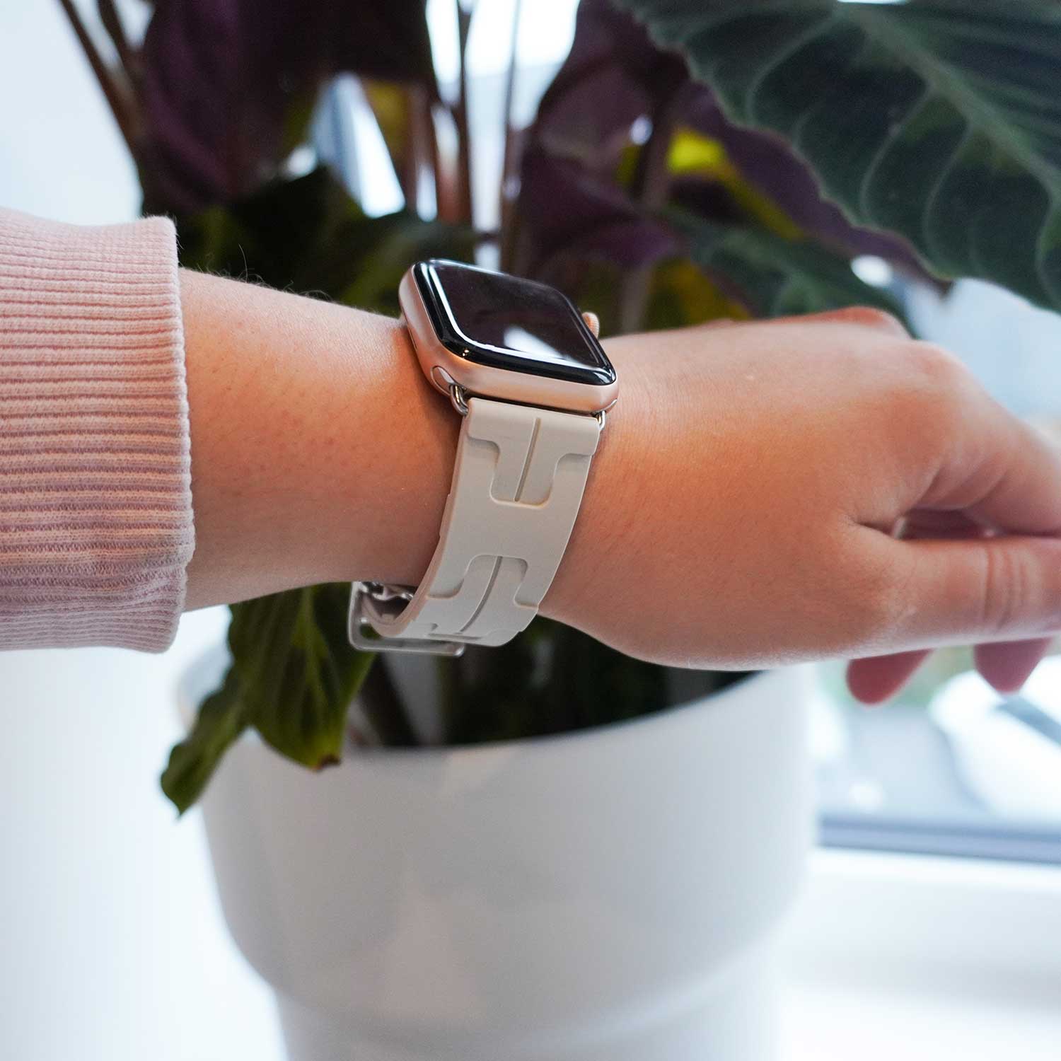 Bracelet sport Hermès simple tour kilim Apple Watch - lumière stellaire