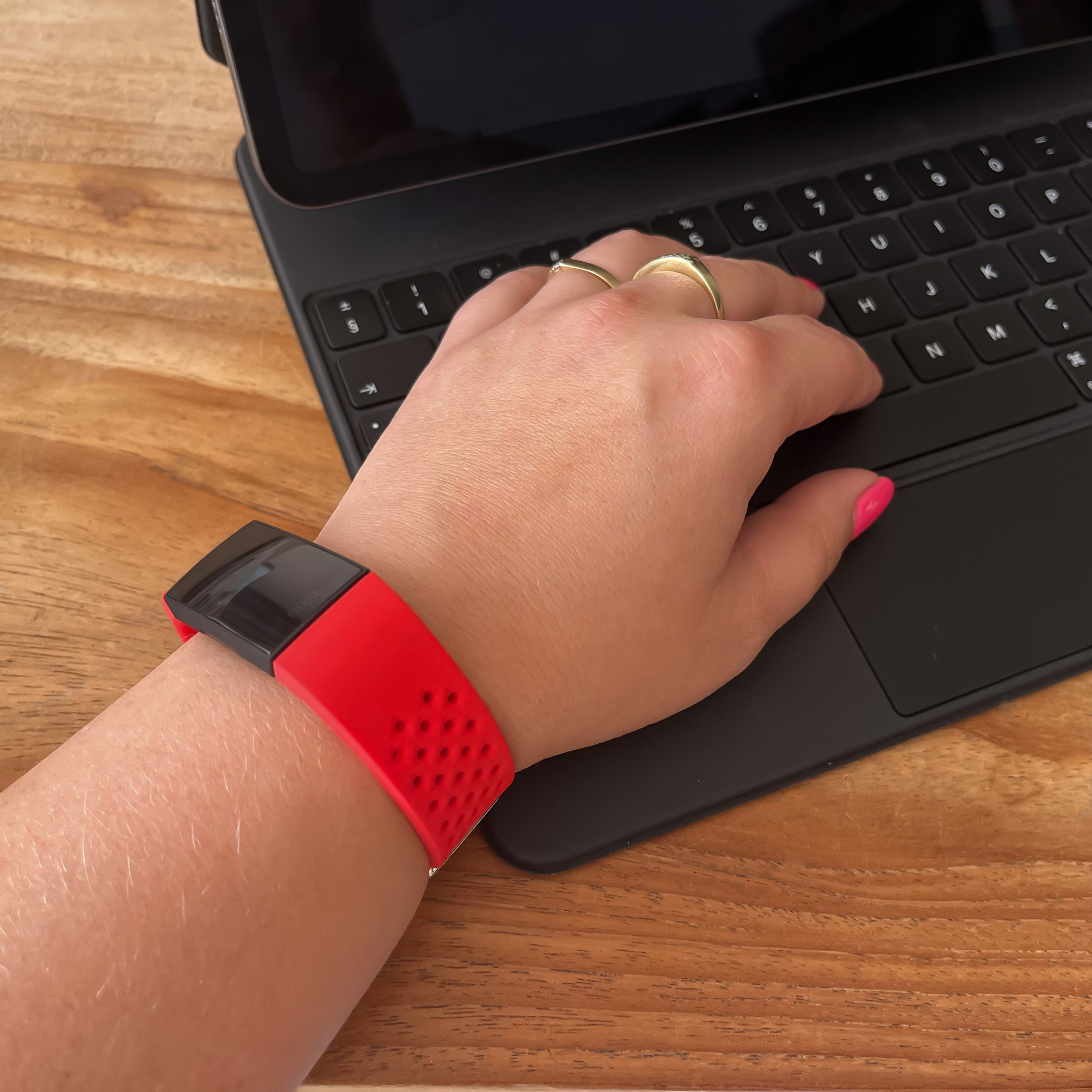 Bracelet sport point Fitbit Charge 3 & 4 - rouge