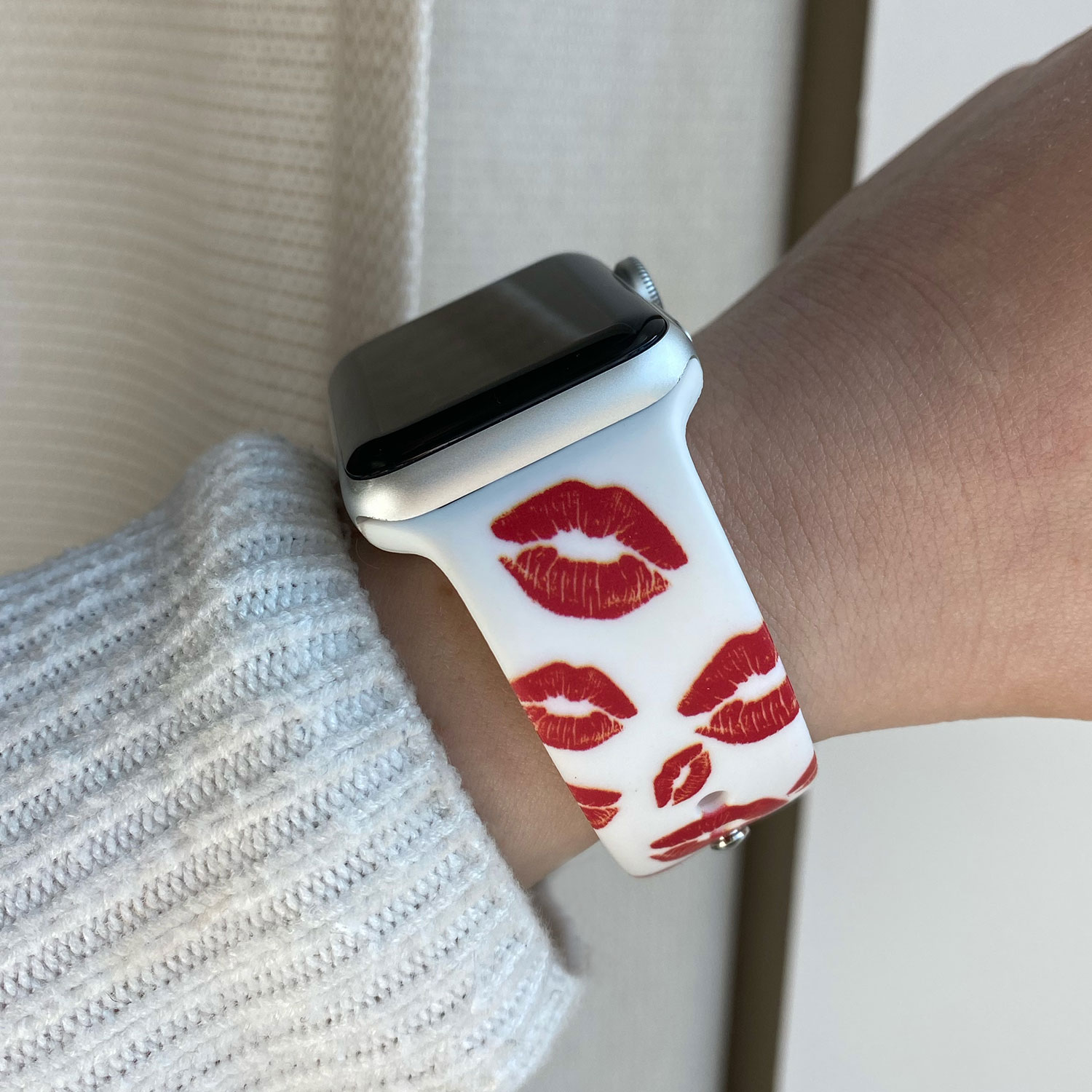 Bracelet sport imprimé Apple Watch - imprimé bisous blanc