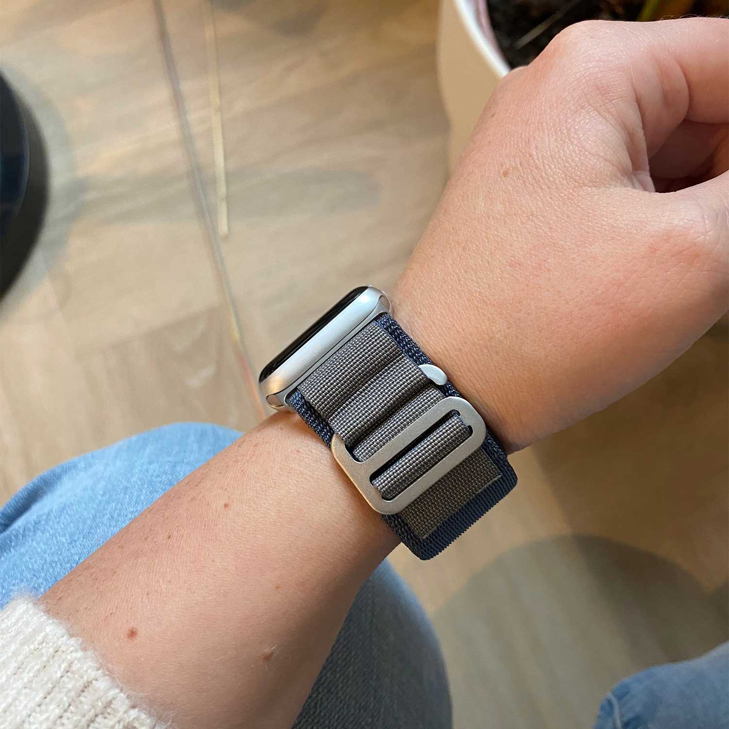 Bracelet Alpine en nylon Apple Watch - bleu